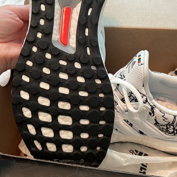 Disney Goofy adidas ultraboost men 6.5/women 8 - Picture 2 of 5